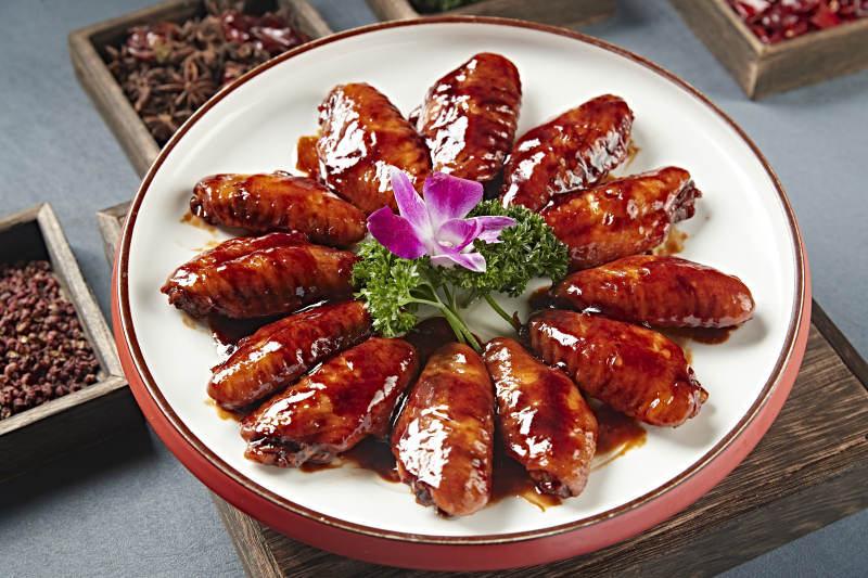 美味酱烧鸡翅中图片