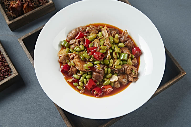 米椒青豆烧肥肠图片