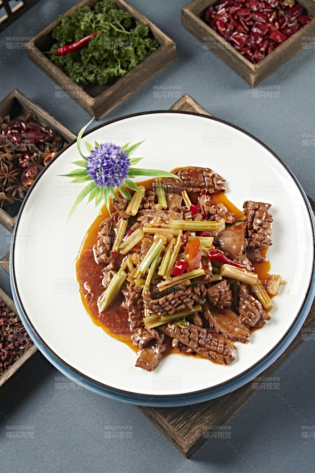 湘菜小炒剁椒西芹爆炒腰花图片