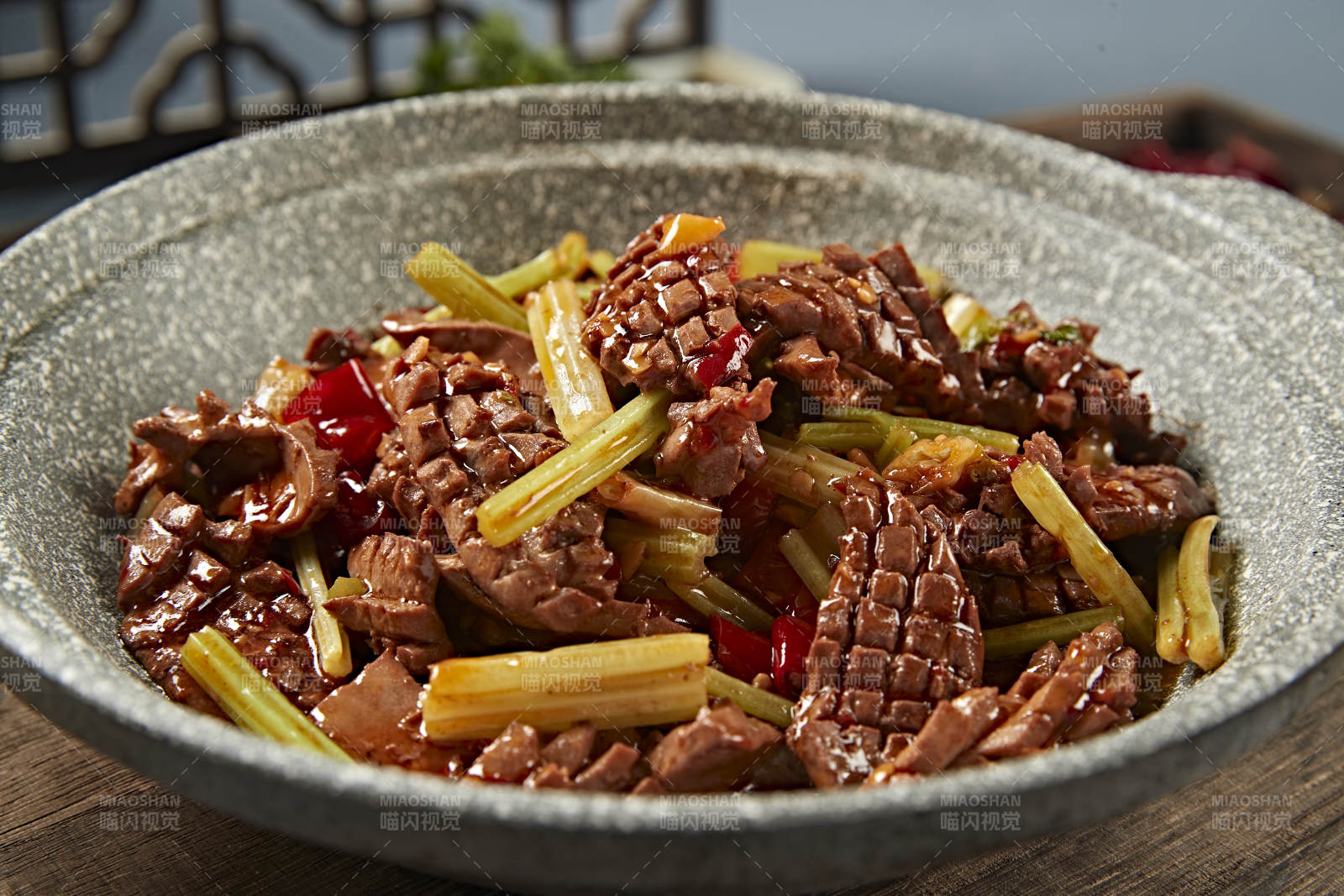 湘菜小炒剁椒西芹爆炒腰花图片