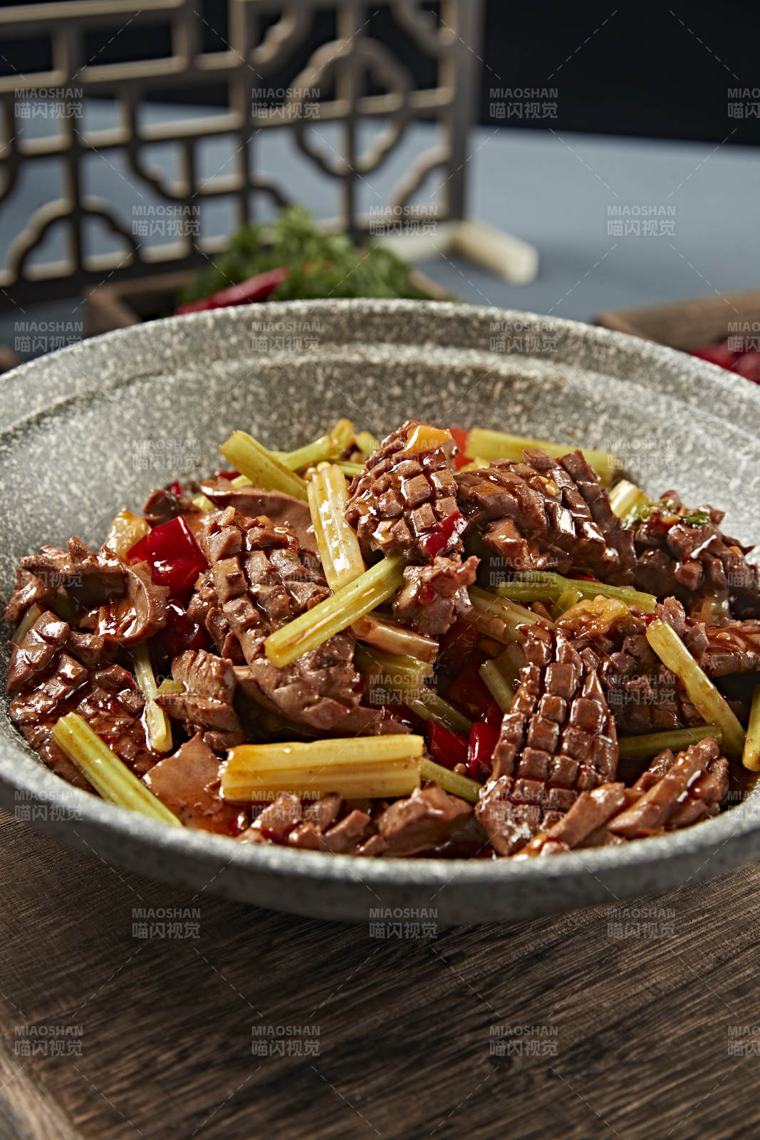 湘菜小炒剁椒西芹爆炒腰花图片