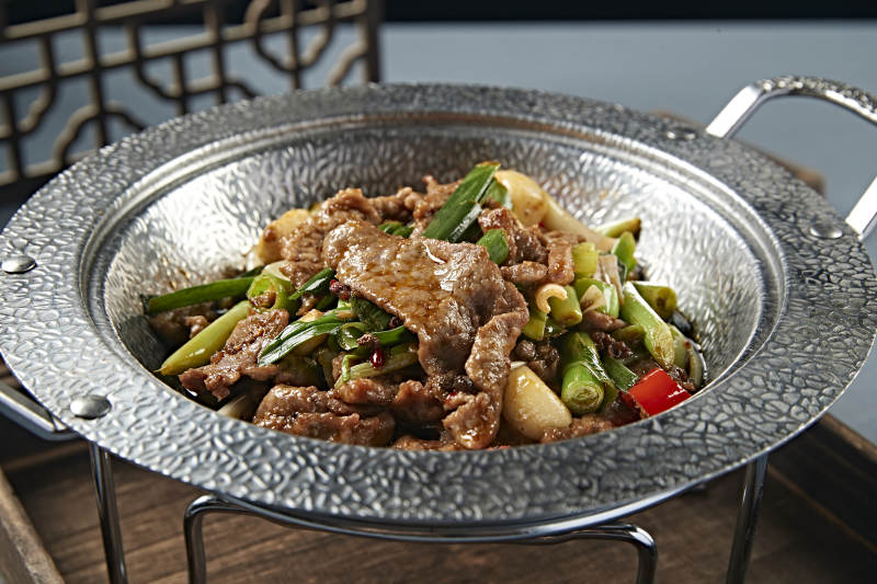香锅蒜子蒜薹米椒烩黄牛肉图片