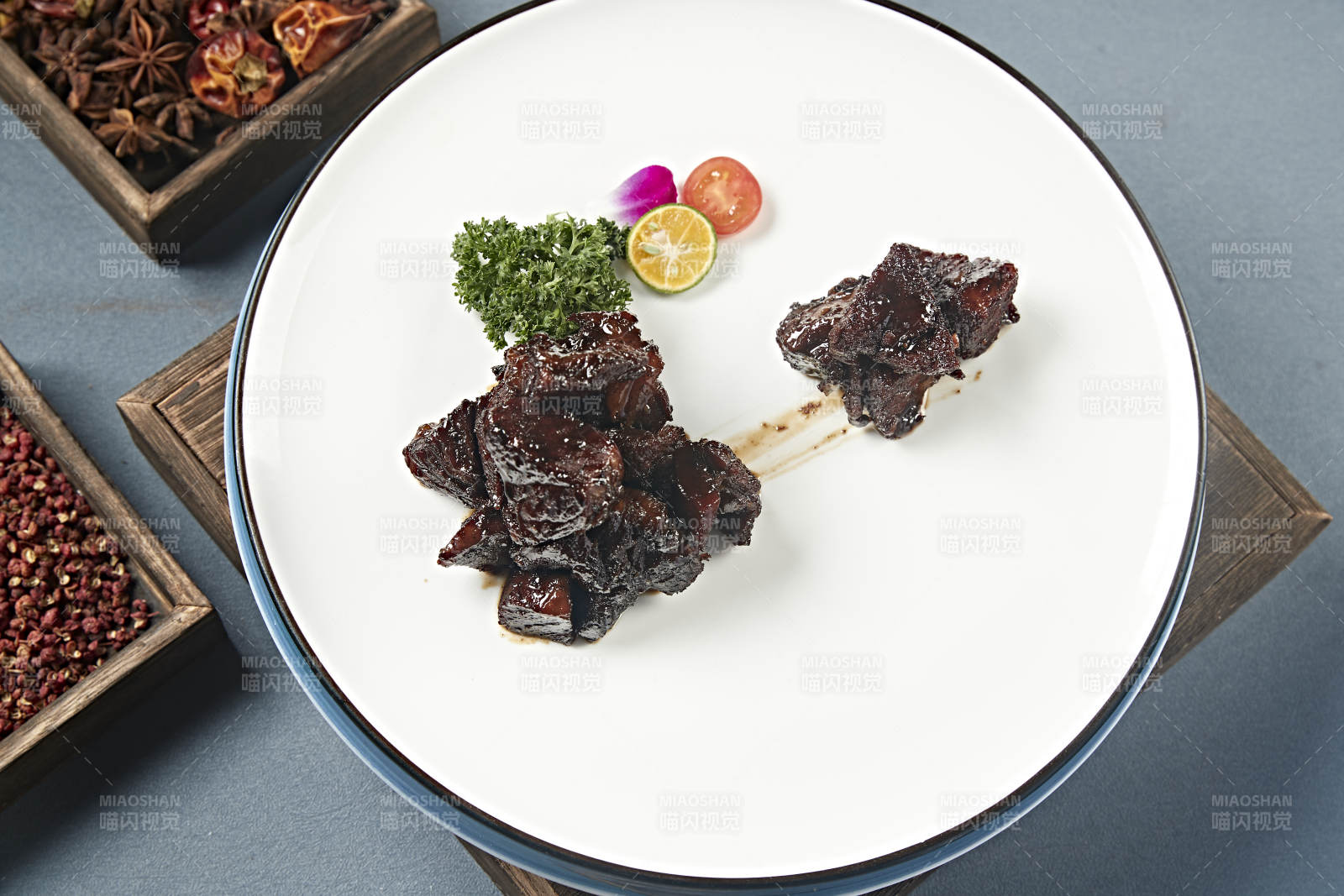 美味文火烧牛肉图片