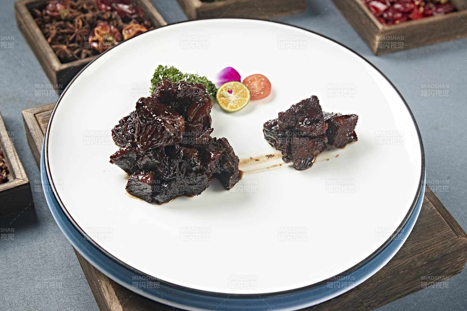 美味文火烧牛肉图片