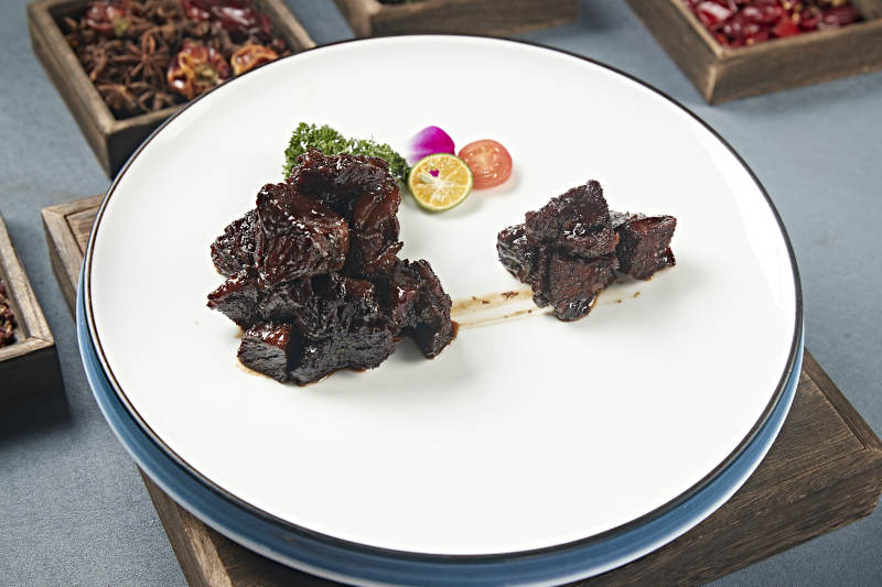 美味文火烧牛肉图片