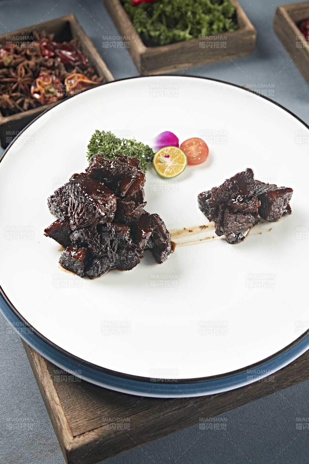 美味文火烧牛肉图片