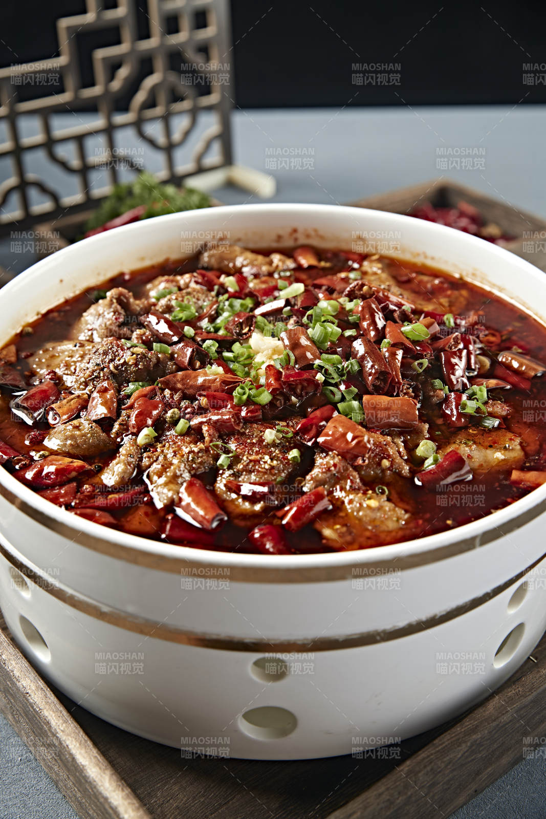 川香红油香辣水煮牛肉图片