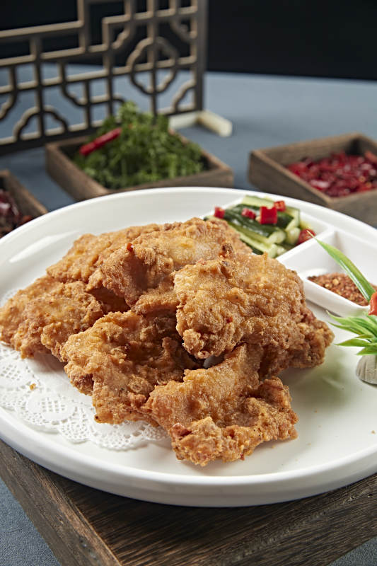 裹粉油炸猪五花肉酥肉图片