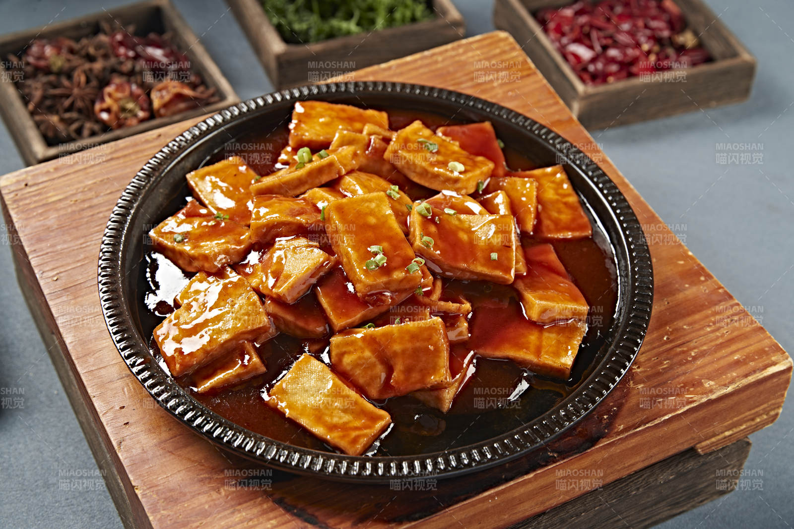 铁板浓汁香煎包浆豆腐图片