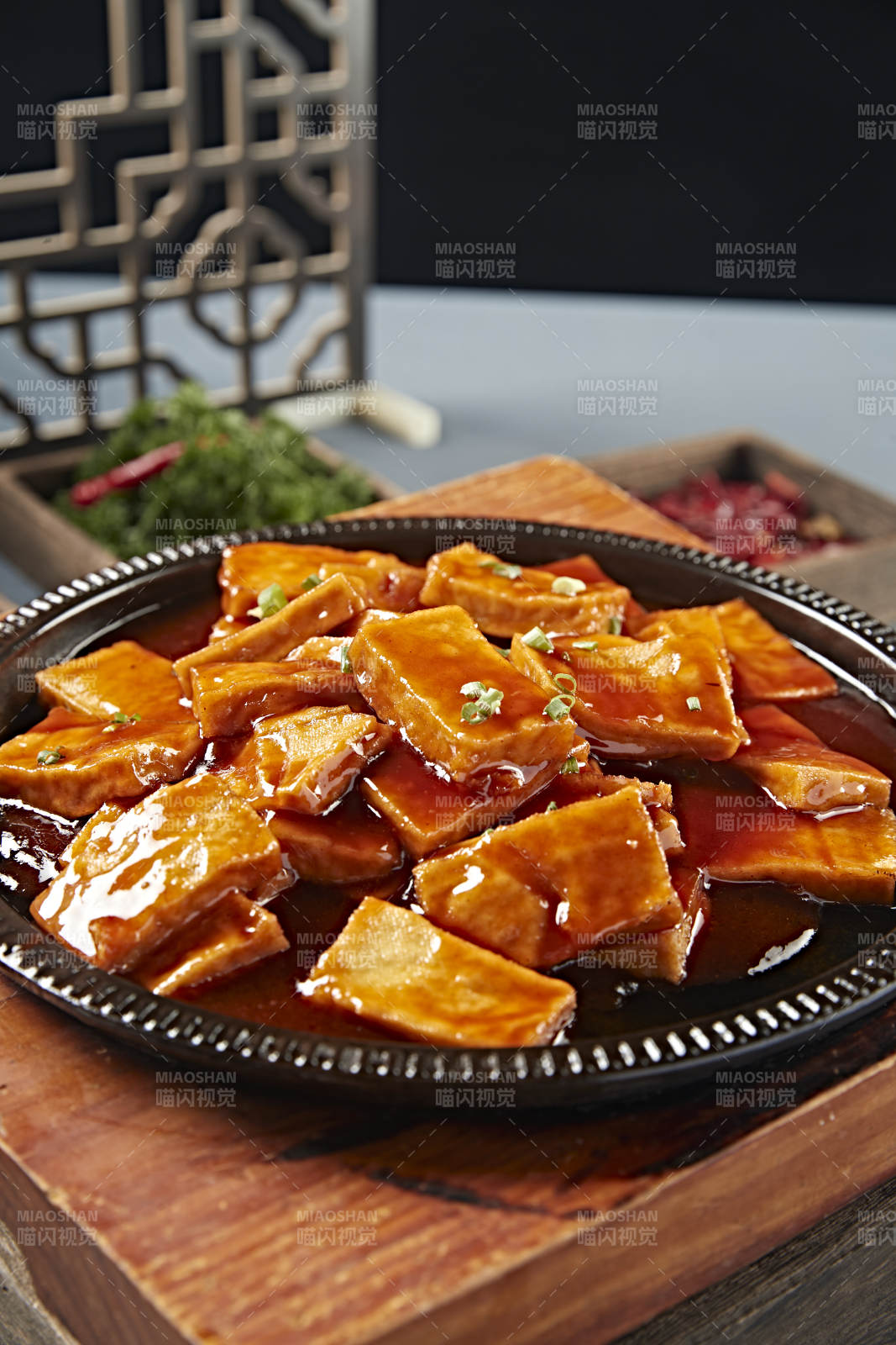 铁板浓汁香煎包浆豆腐图片