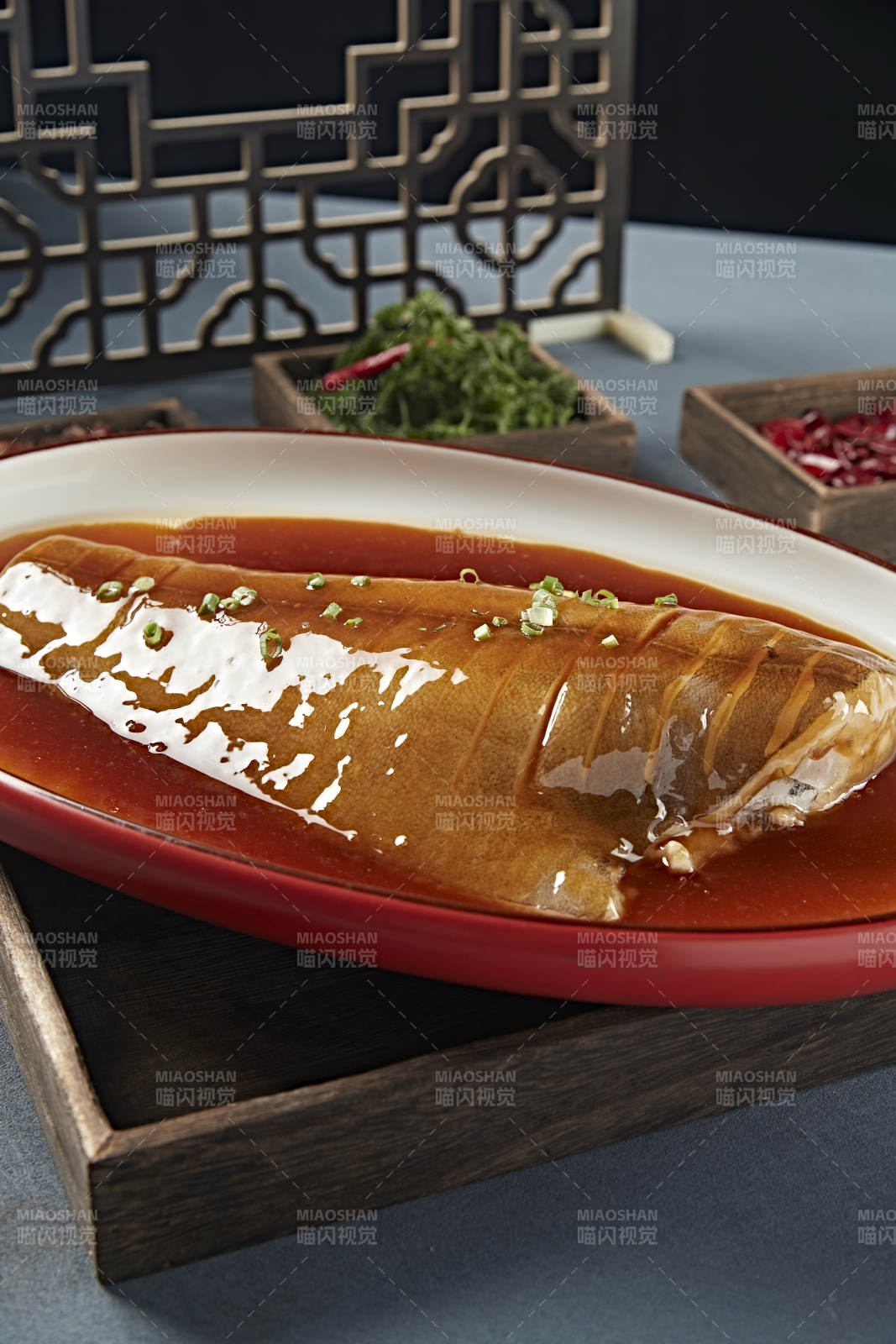 浇汁红烧鲽鱼身图片