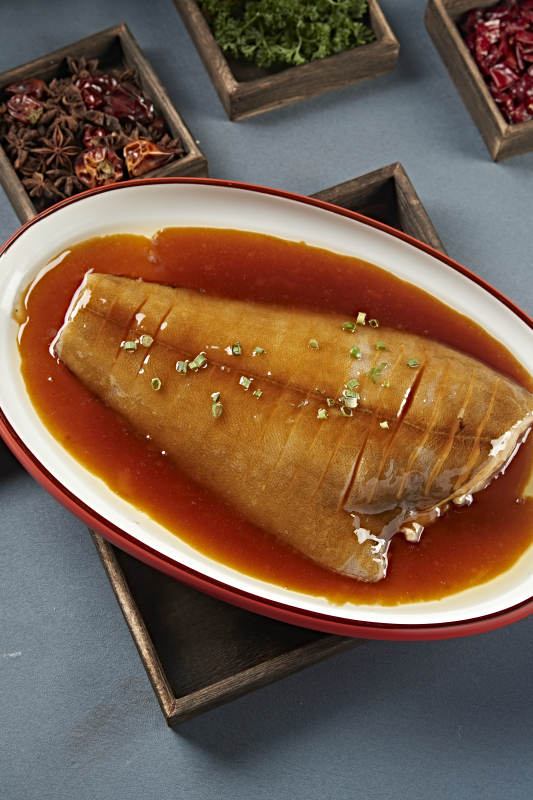 浇汁红烧鲽鱼身图片