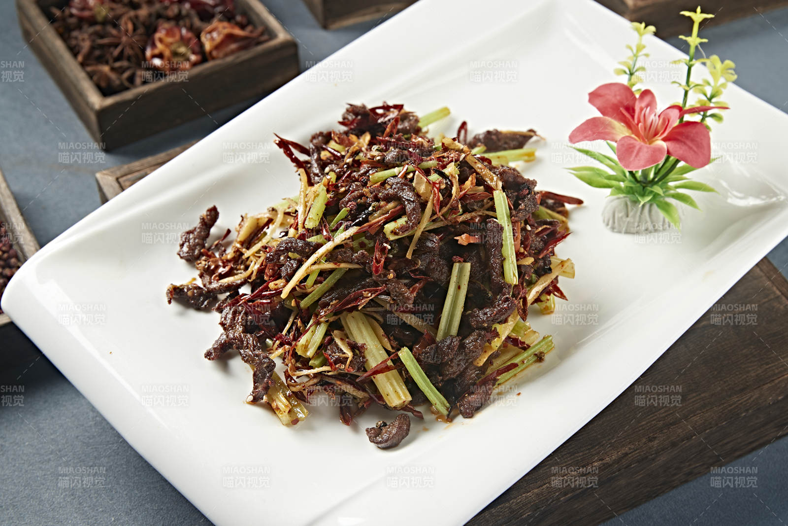 香辣干煸西芹牛肉丝图片