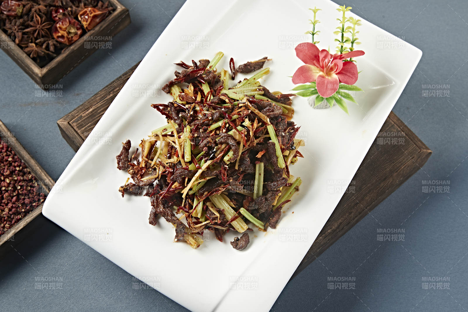 香辣干煸西芹牛肉丝图片