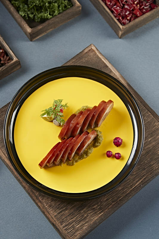 五香卤味压肘花切片佐烧椒酱图片