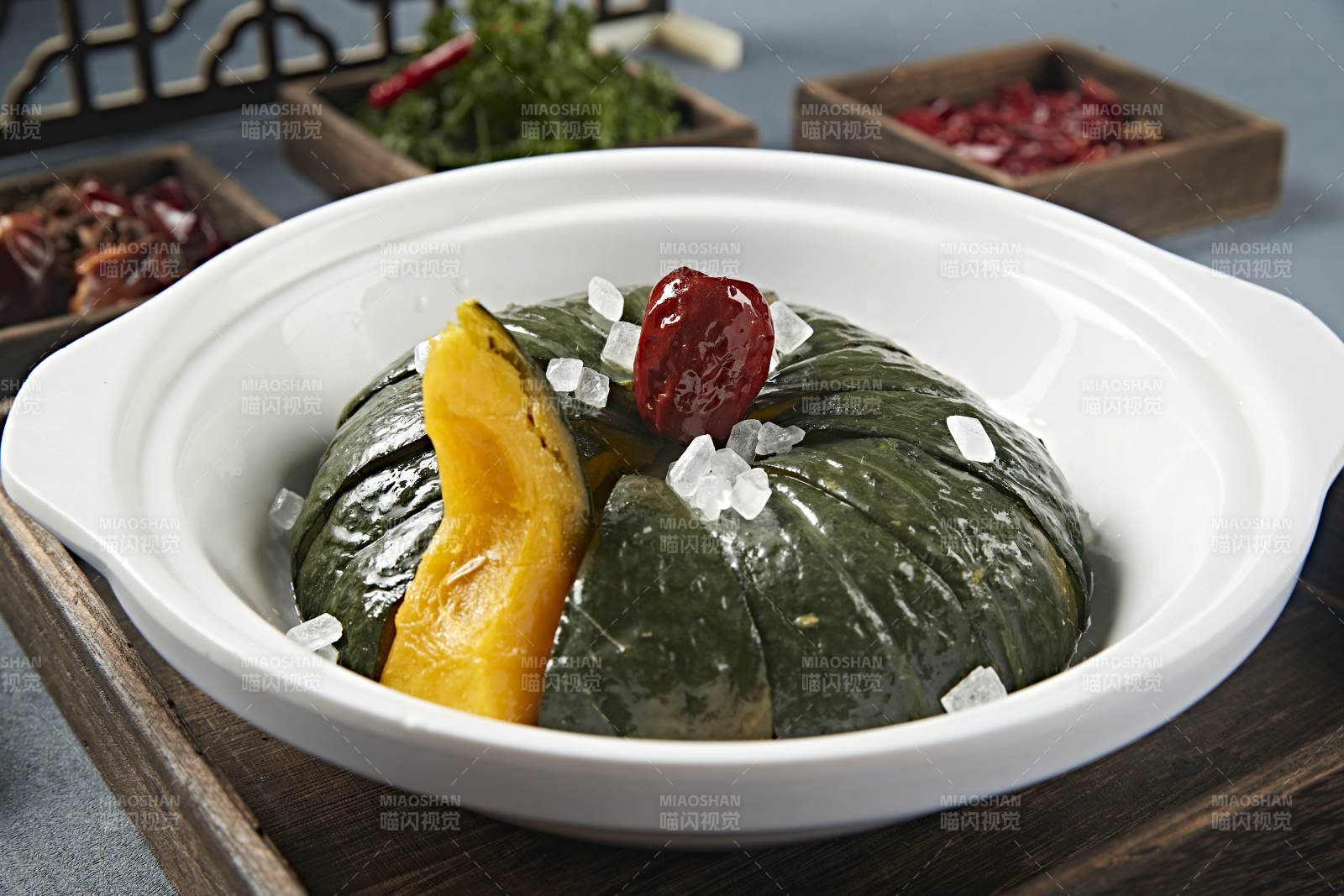 蜜枣砂锅焗金瓜图片