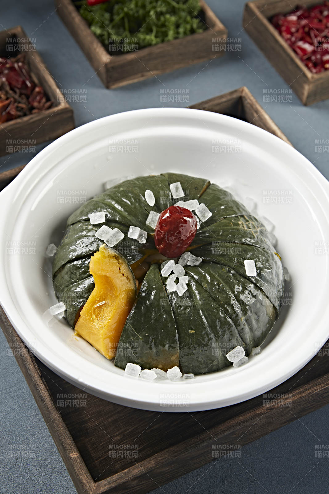 蜜枣砂锅焗金瓜图片