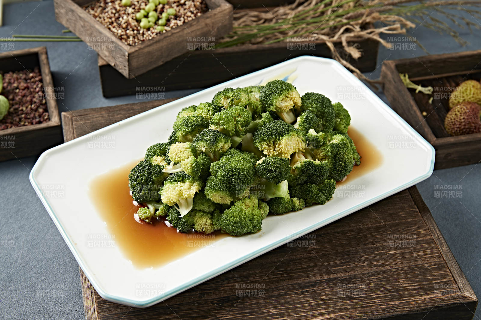 浇汁白灼西蓝花图片