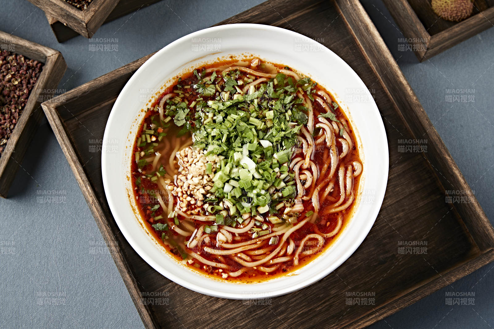 麻辣重庆小面图片