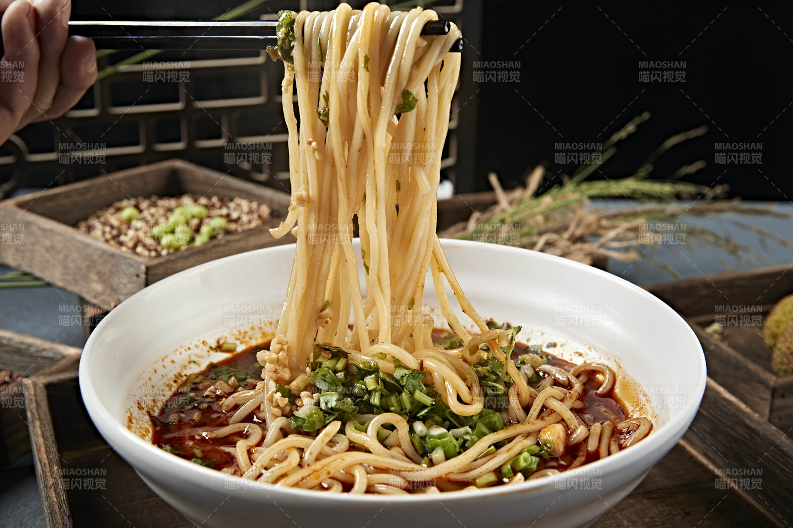 麻辣重庆小面图片