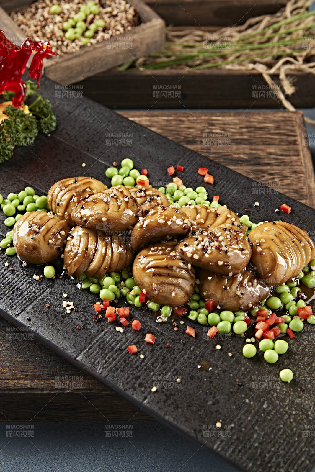 青豆藜麦酱烧草原口蘑图片