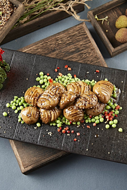 青豆藜麦酱烧草原口蘑图片