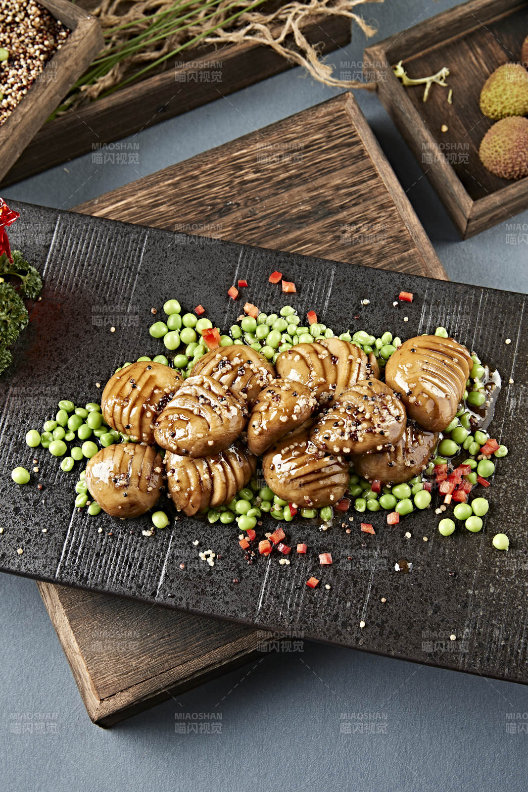 青豆藜麦酱烧草原口蘑图片