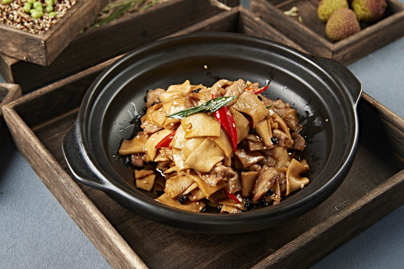 豆豉彩椒杏鲍菇片炒五花肉图片