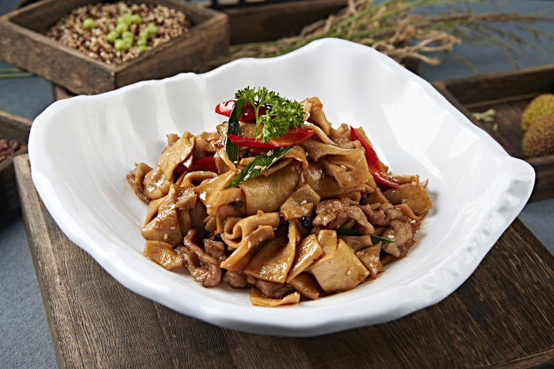 豆豉彩椒杏鲍菇片炒五花肉图片