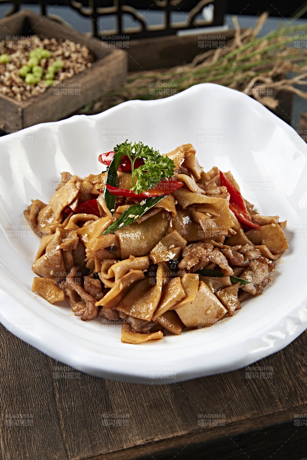 豆豉彩椒杏鲍菇片炒五花肉图片