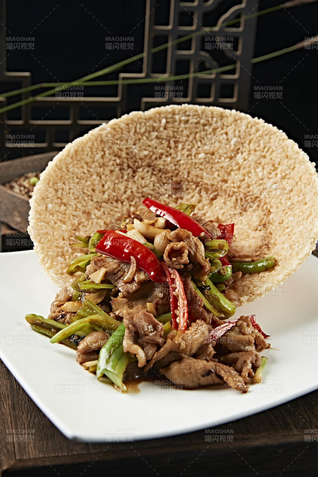 锅巴杭椒小炒肉图片