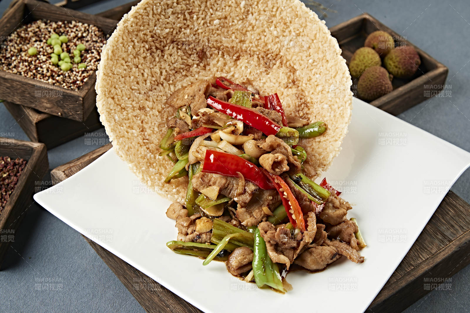 锅巴杭椒小炒肉图片