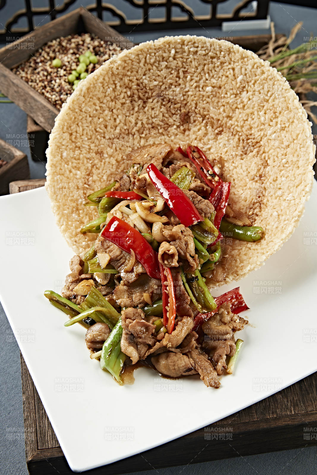 锅巴杭椒小炒肉图片