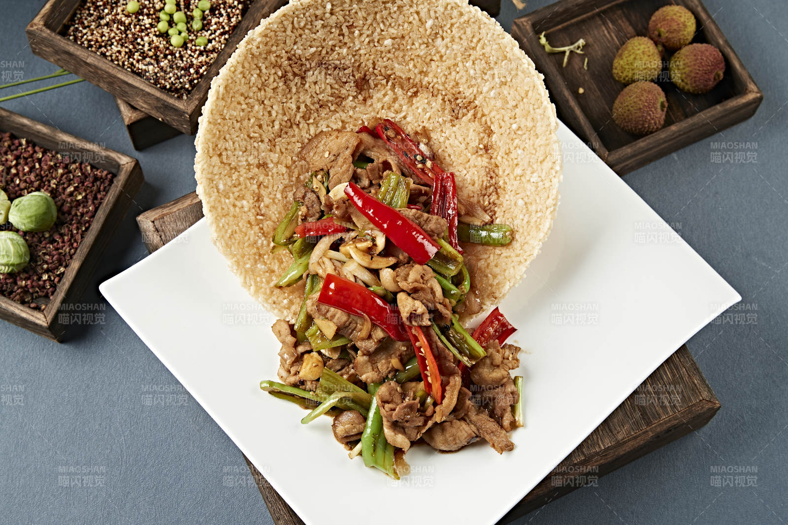 锅巴杭椒小炒肉图片