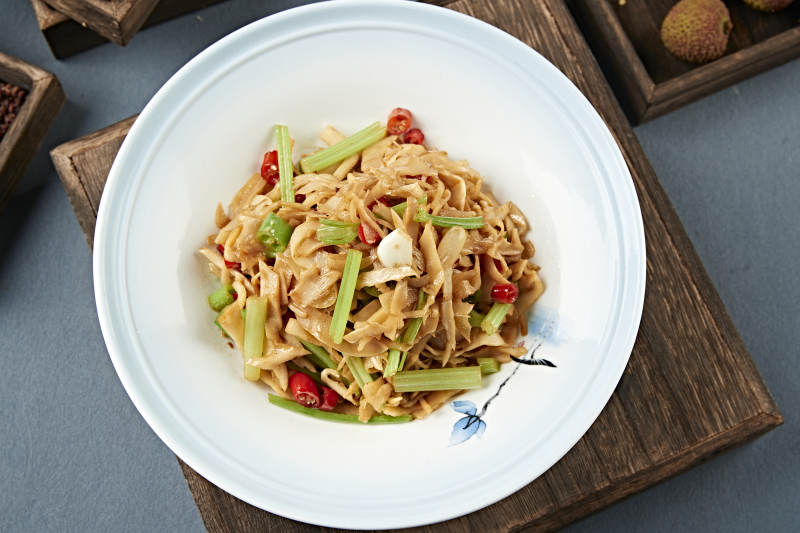 蒜子米椒西芹小炒脆笋图片