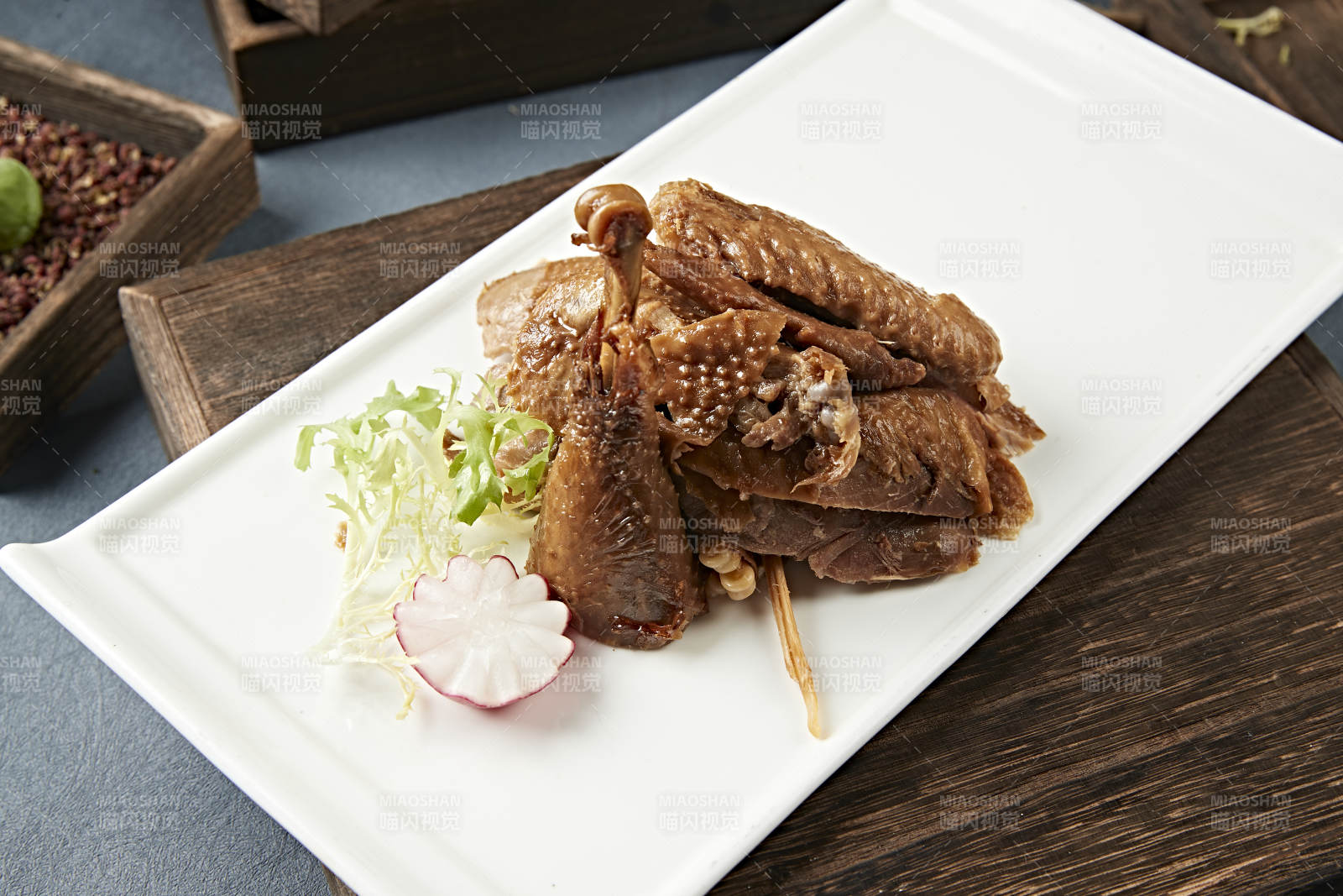 半只美味酱香鸡图片