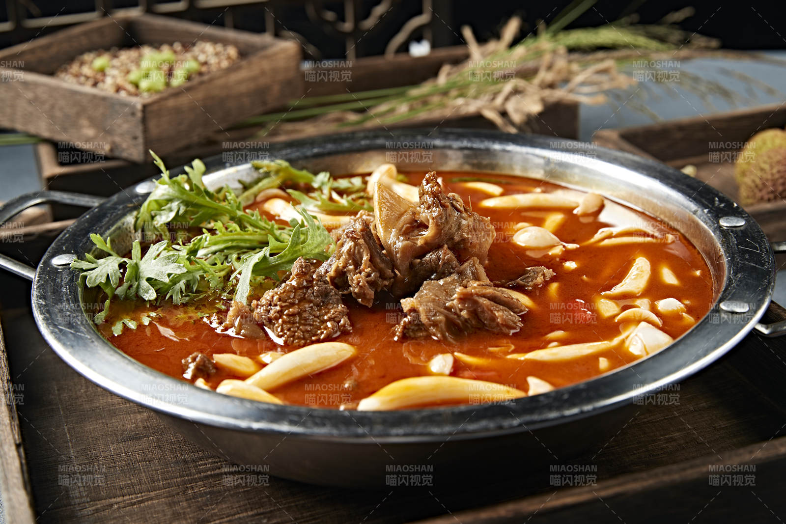 番茄汤海鲜菇炖牛腩图片