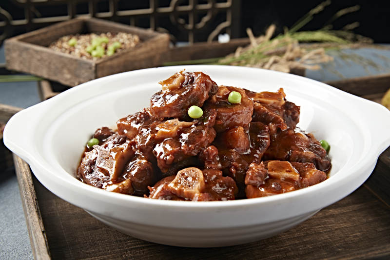 美味酱香红烧牛尾骨图片