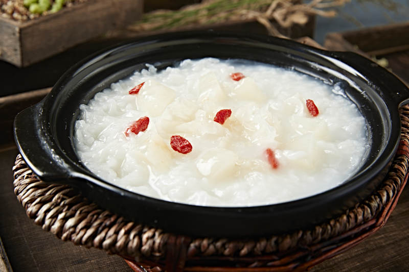 砂锅生滚银耳枸杞粥图片