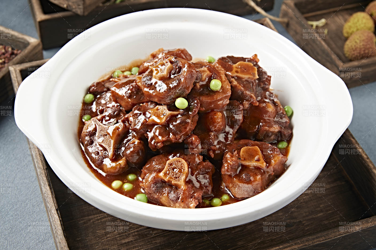 美味酱香红烧牛尾骨图片