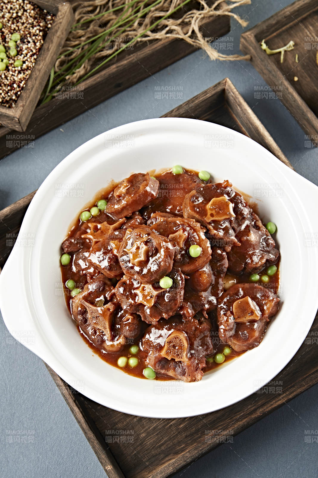 美味酱香红烧牛尾骨图片