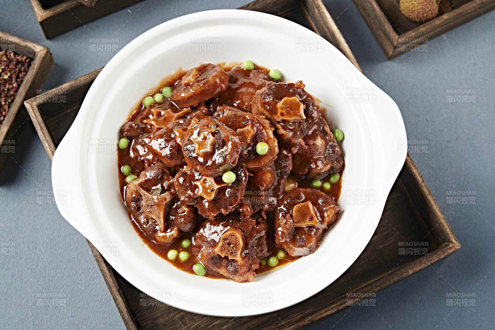 美味酱香红烧牛尾骨图片