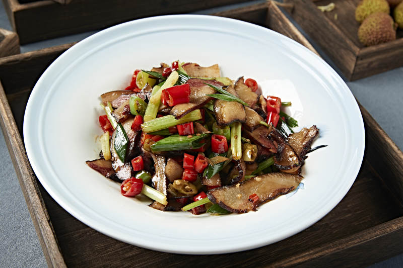 米椒蒜苗炒湘味腊肉片图片