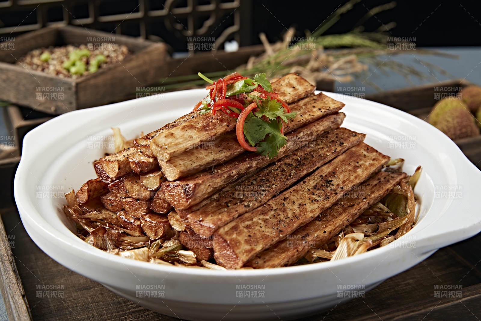 砂锅葱香藜麦焗马牙长山药图片