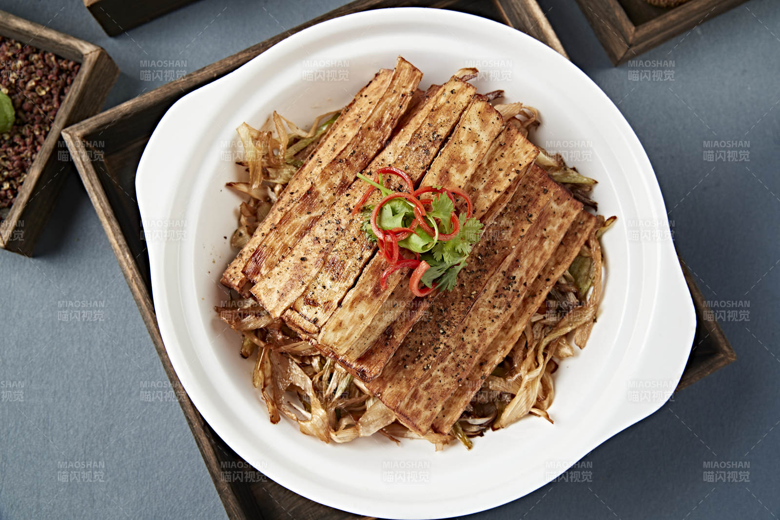 砂锅葱香藜麦焗马牙长山药图片