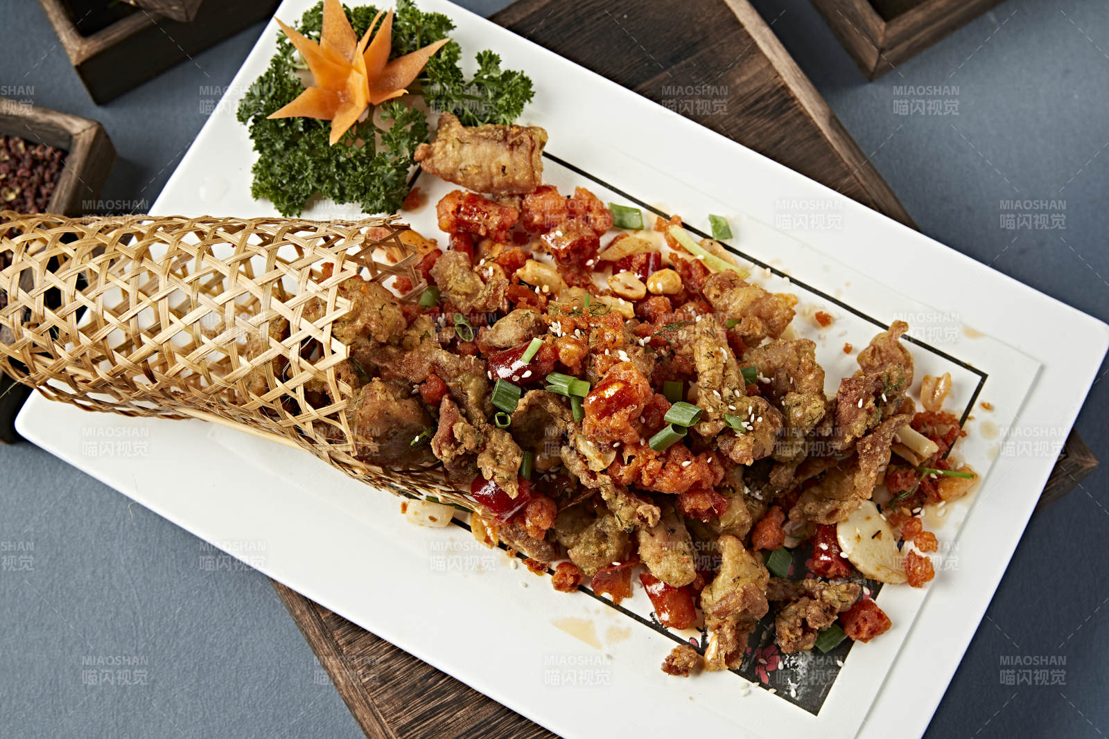 主楼辣椒炸鸡脆骨掌中宝图片