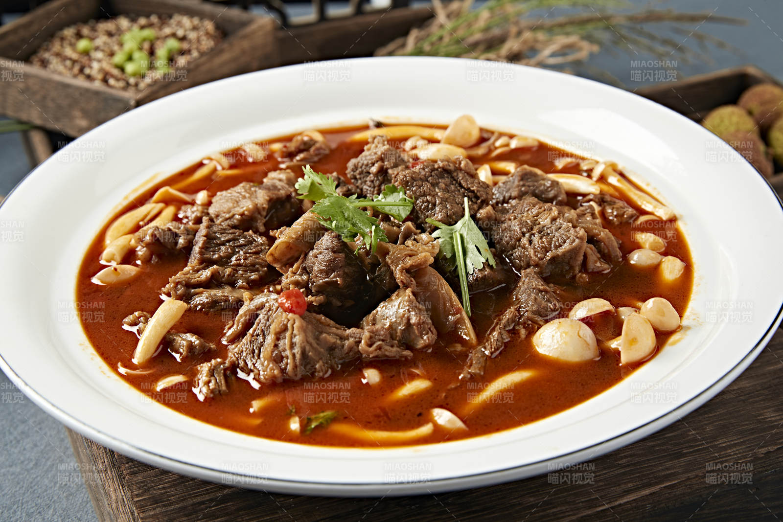 番茄汤海鲜菇炖牛腩图片