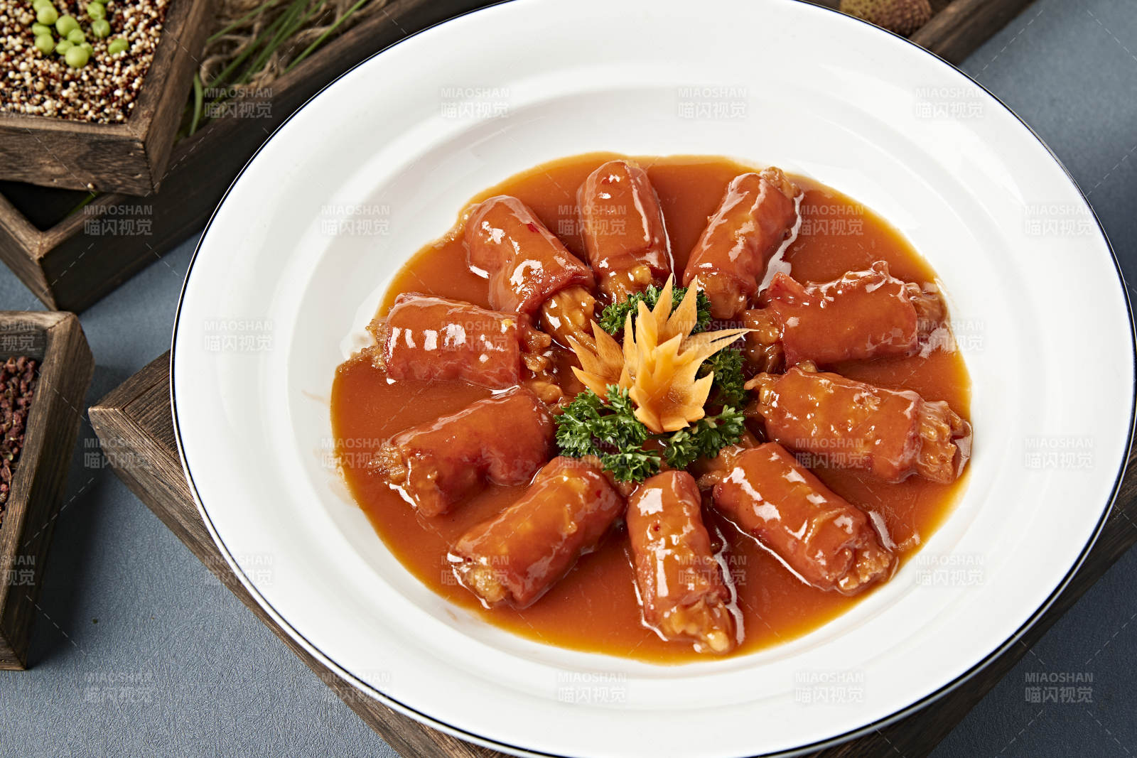 浇汁培根金针菇卷图片