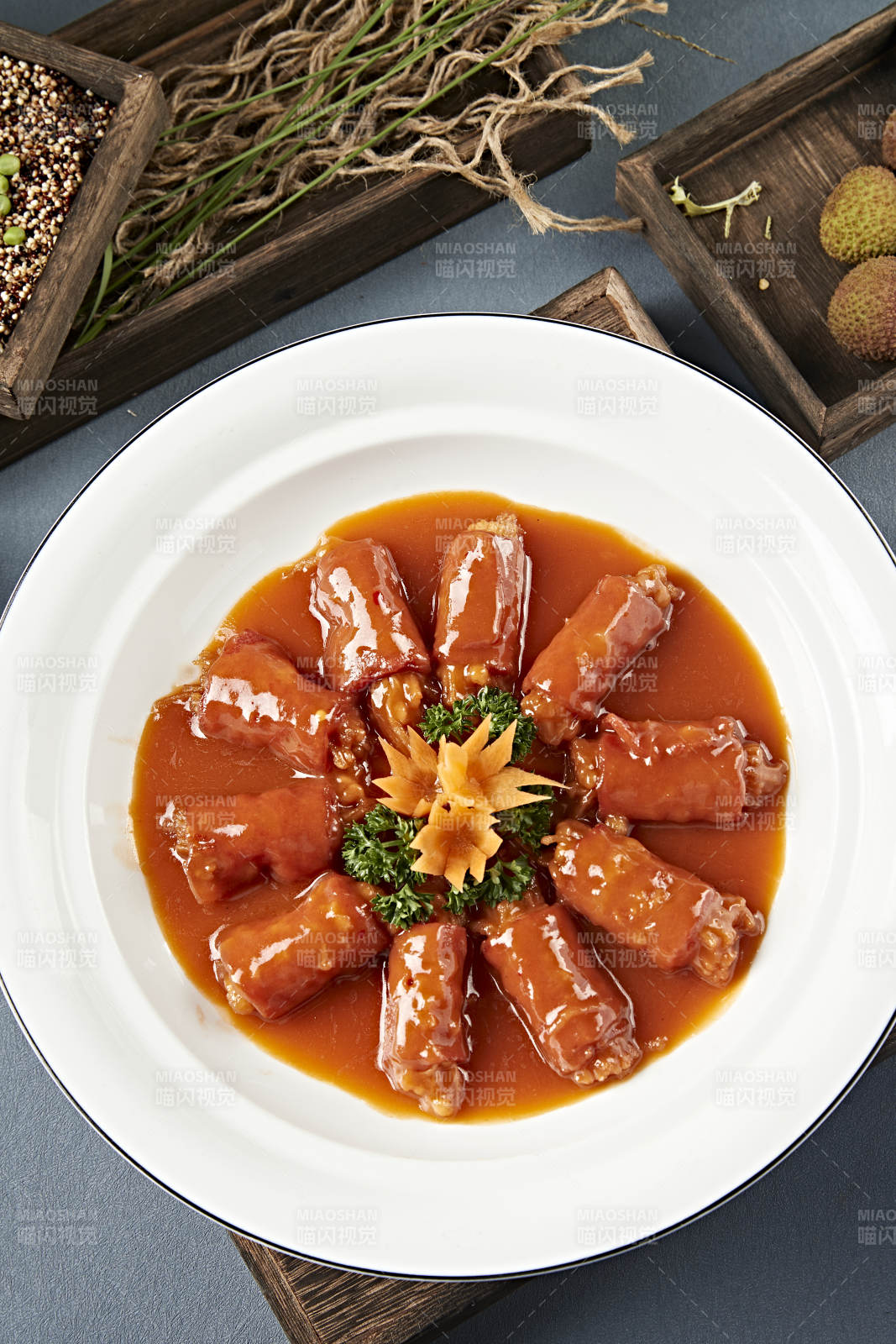 浇汁培根金针菇卷图片