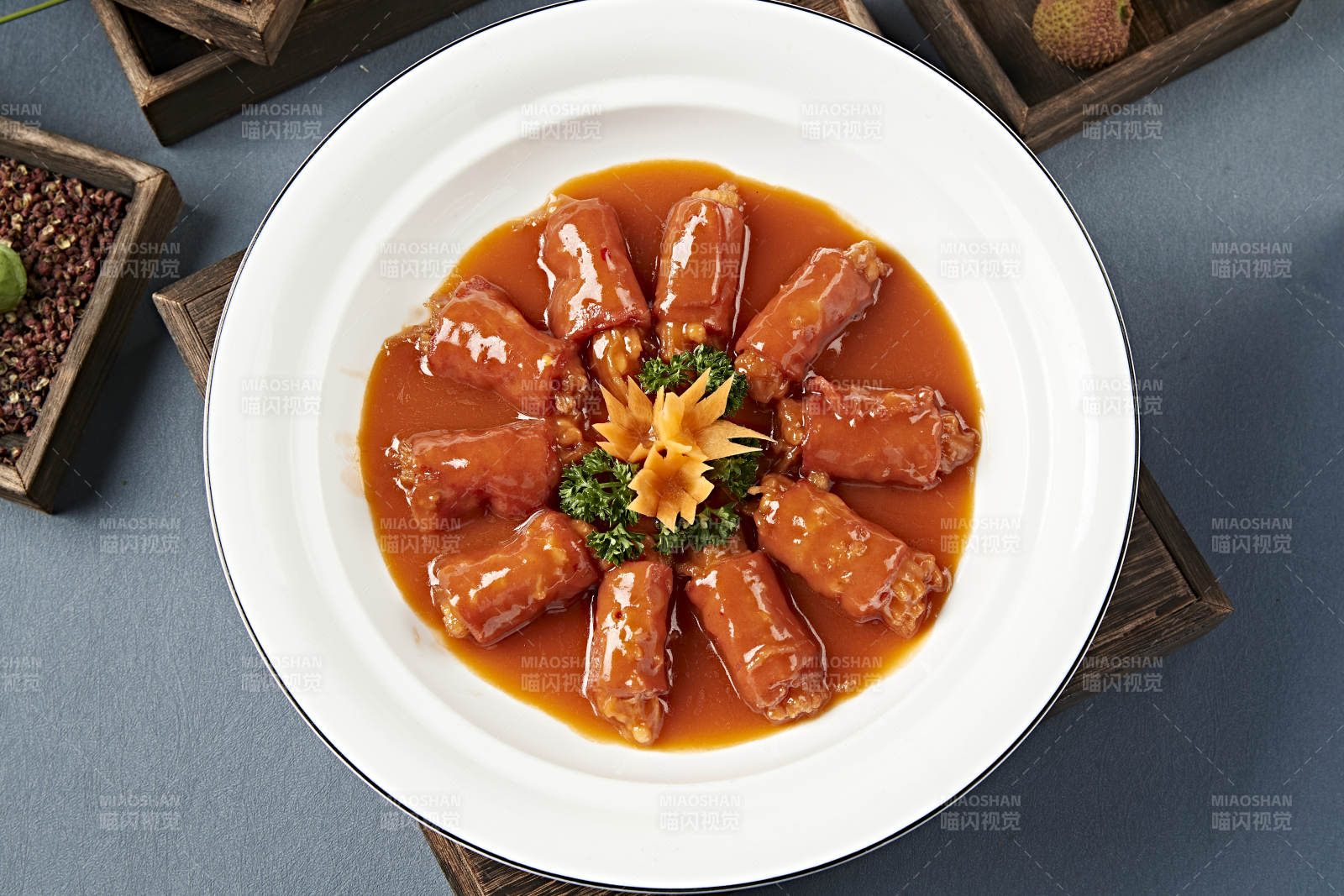 浇汁培根金针菇卷图片